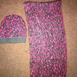 Hat & scarf